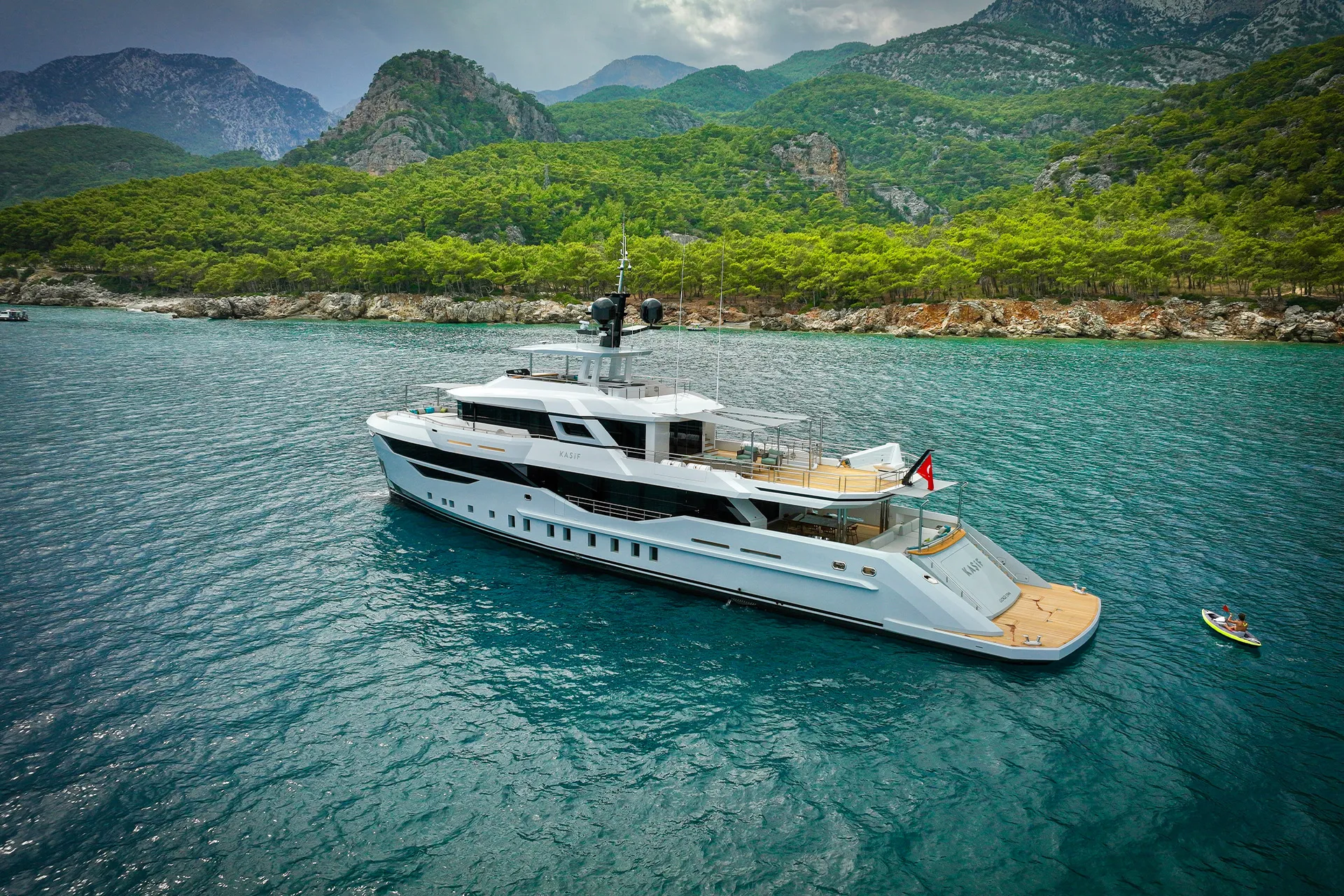 Kaşif's purposeful explorer-yacht profile