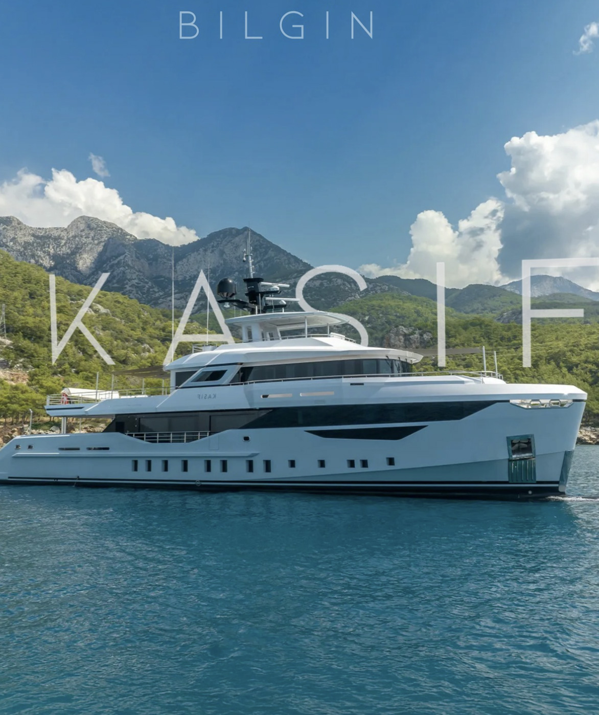 Bilgin Kasif yacht cruising along the coast